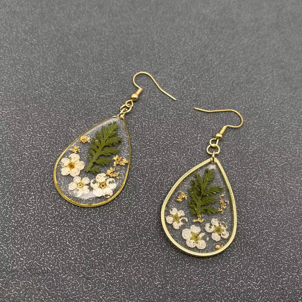Mio Queena - Dried Flowers Floral Drop Shaped Dangle Earrings - PDF