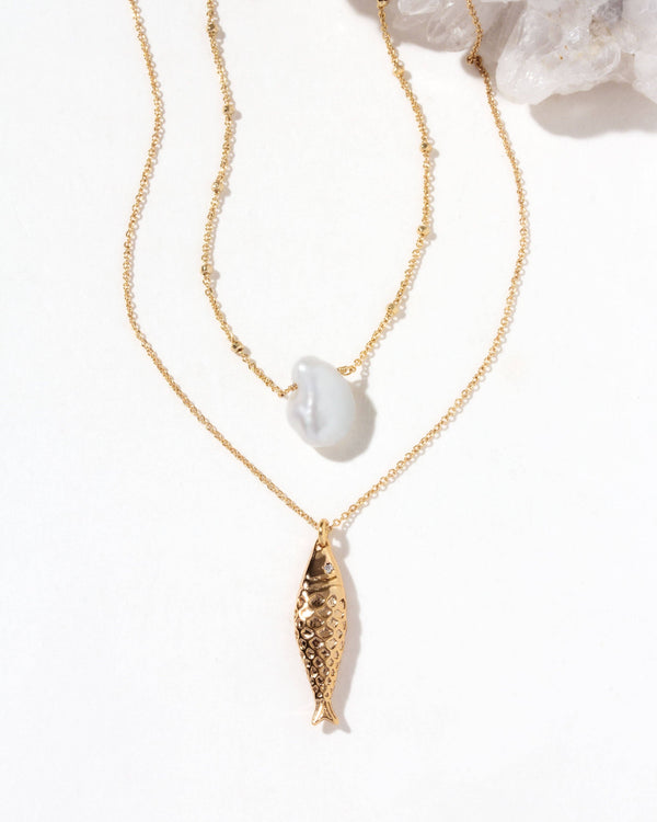 Luna Norte - Golden Catch Necklace Set – Sardine Charm & Keshi Pearl