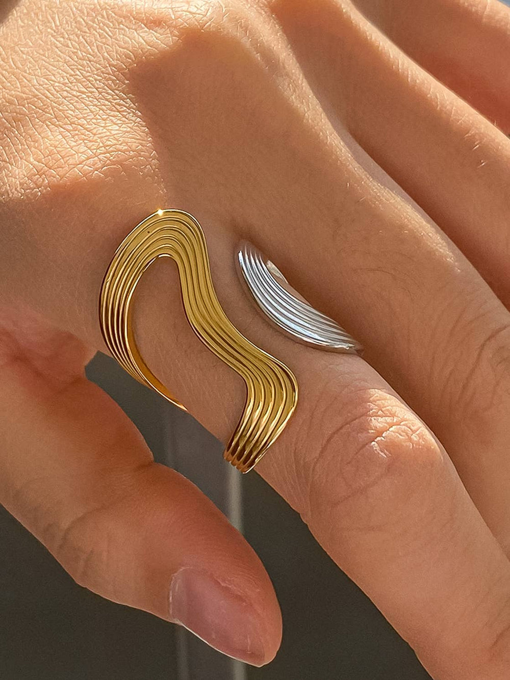 Xena 18K Gold Non-Tarnish Wavy Abstract Ring - Size 7