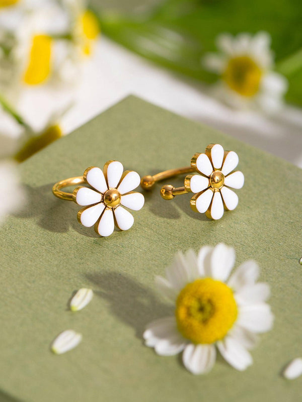 Flânerie by MAIQ - Cassia 18K Non-Tarnish Daisy Ear Cuff