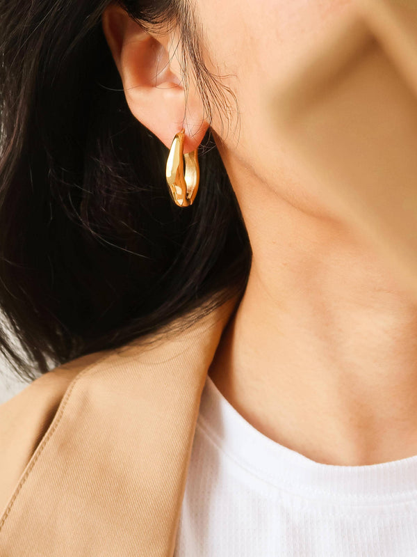 Flânerie by MAIQ - Darcy 18K Gold Non-Tarnish Oval Hoop Earring: Silver