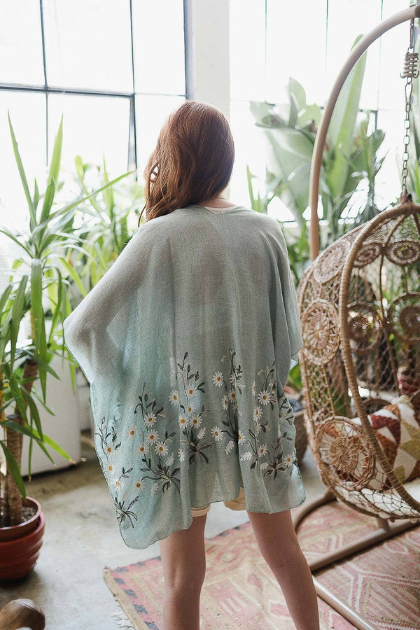 Leto Accessories - Bestselling Spring Daisy Woven Kimono – Chic Cardigan