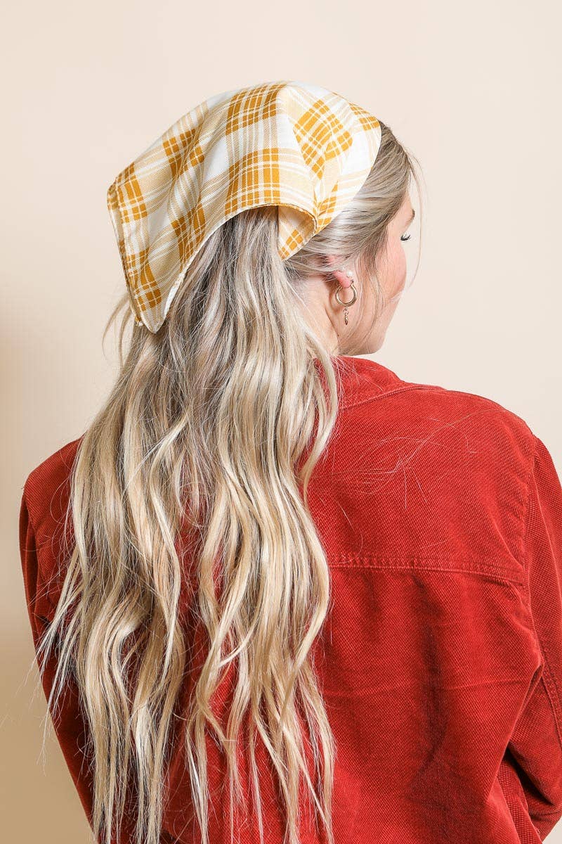 Plaid Triangle Head Scarf – Cozy & Stylish Accessory ✨
