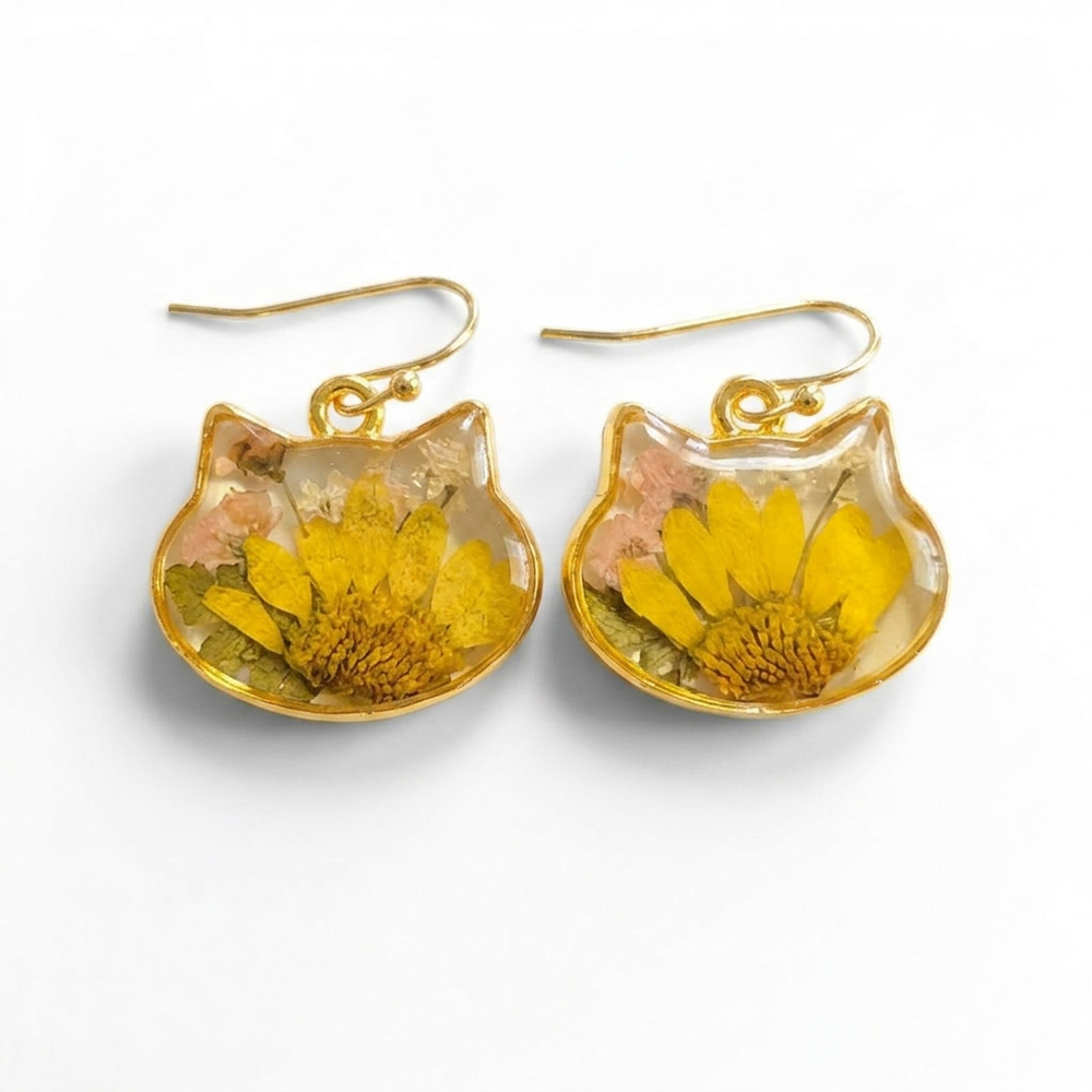 Cutie Kitty Embedded Flower Earrings