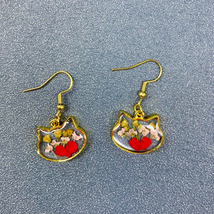Mio Queena - Floral Cat Head Pressed Dried Flowers Dangle Earrings - PDF