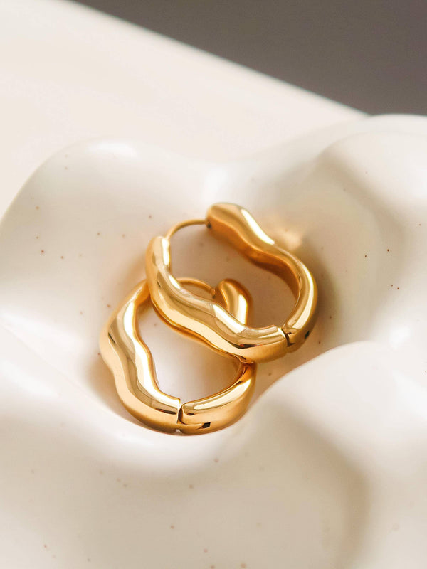 Flânerie by MAIQ - Darcy 18K Gold Non-Tarnish Oval Hoop Earring: Silver