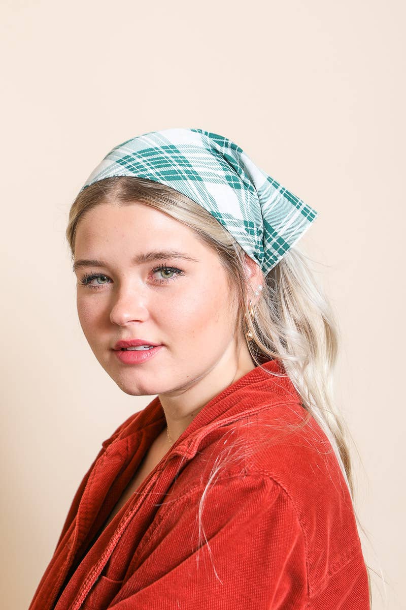 Plaid Triangle Head Scarf – Cozy & Stylish Accessory ✨