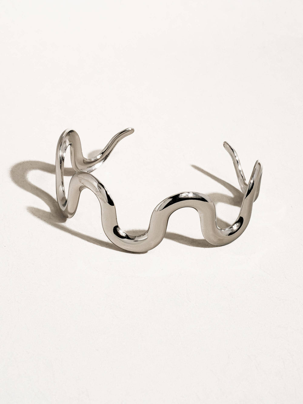 Félix Silver Non-Tarnish Wavy Bold Statement Bracelet