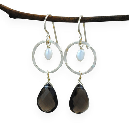 Circle with Stone and Pearl Earrings - goldfilled