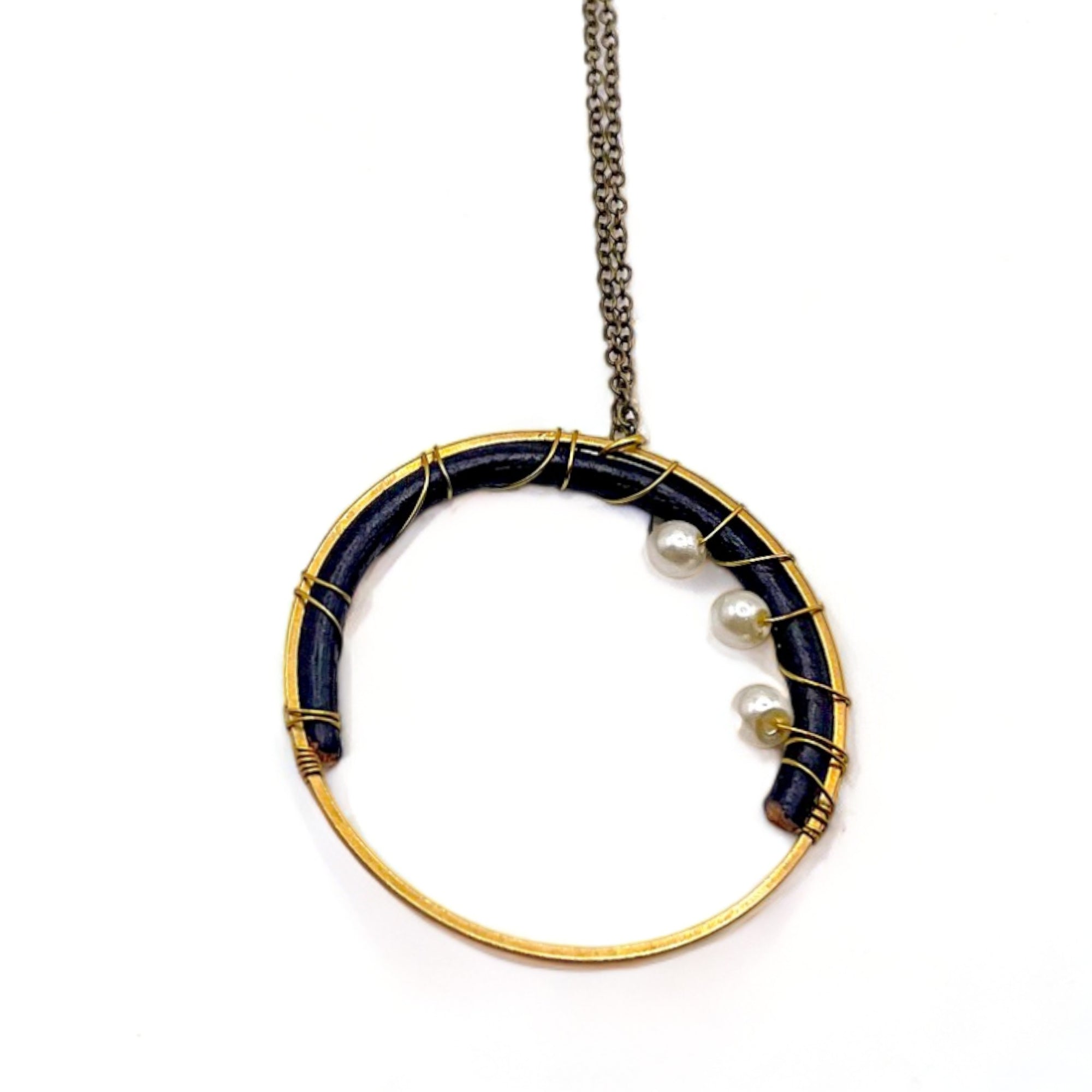 Captured Pearl Necklace