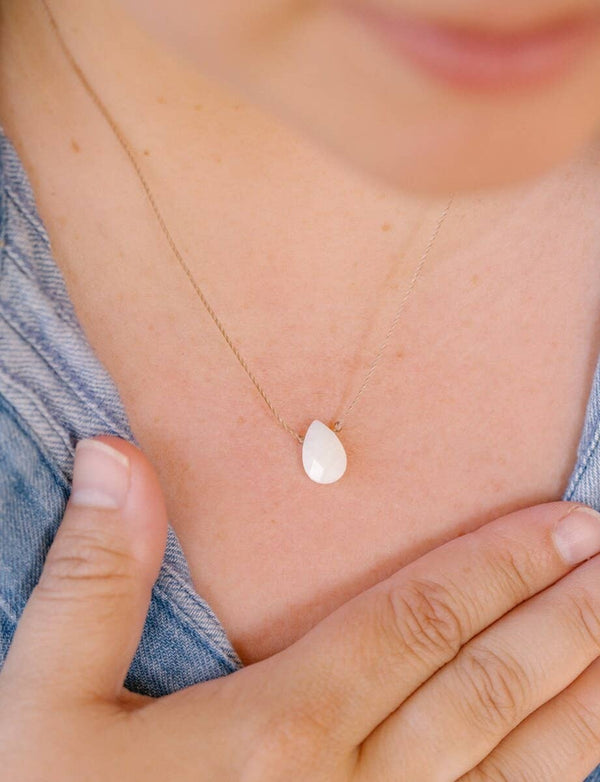 SoulKu - Mother of Pearl Gemstone Necklace - Dainty Gift Women