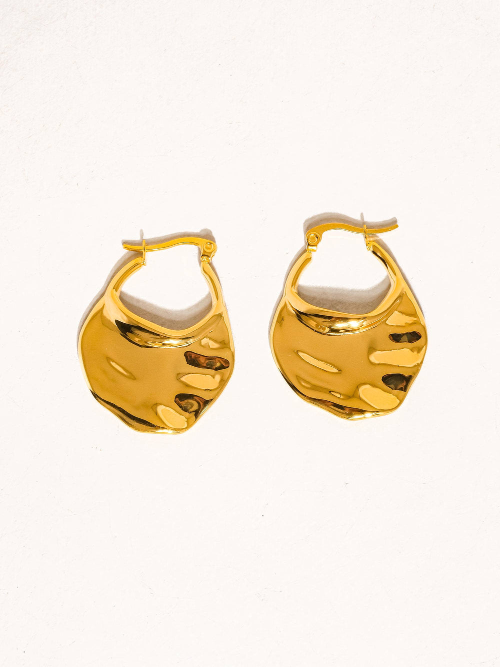 Jinni Gold Non-Tarnish Classic Hoop Earring