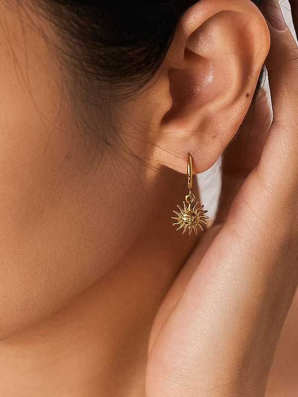 Flânerie by MAIQ - Pascale 18K Gold Non-Tarnish Sun hoop Earring