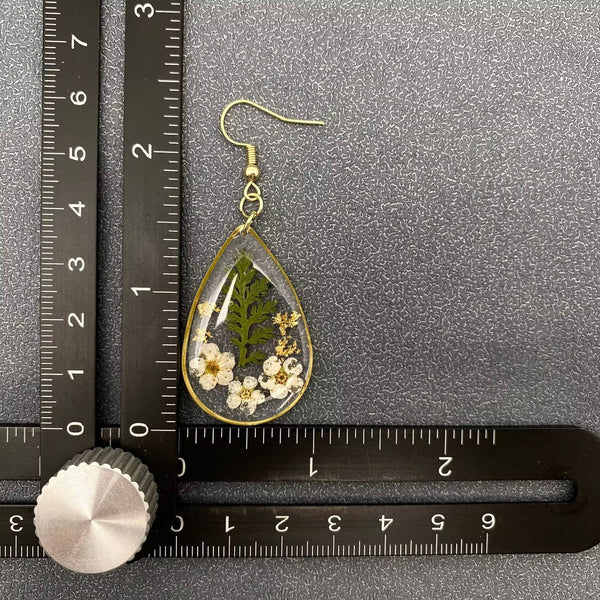 Mio Queena - Dried Flowers Floral Drop Shaped Dangle Earrings - PDF
