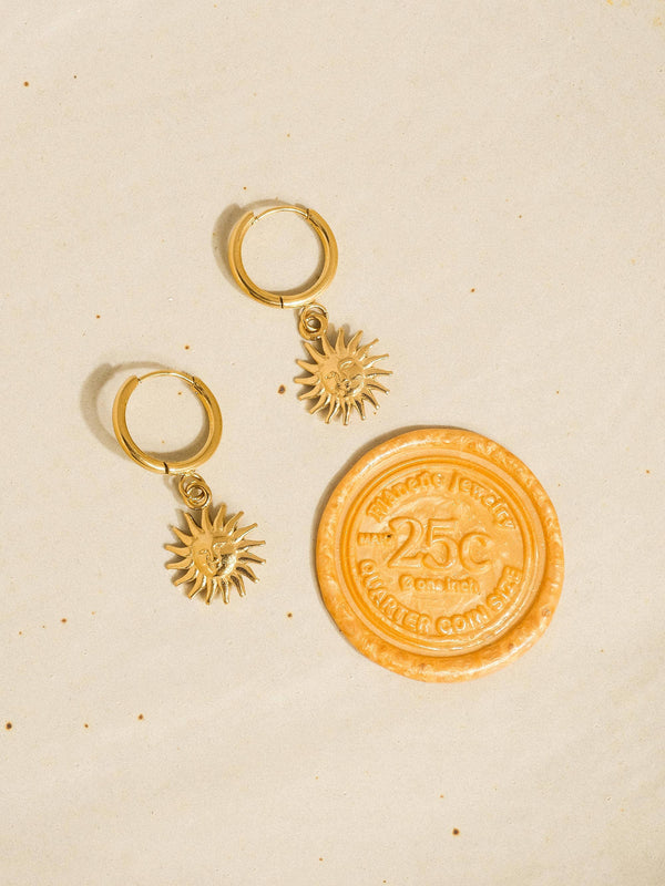 Flânerie by MAIQ - Pascale 18K Gold Non-Tarnish Sun hoop Earring