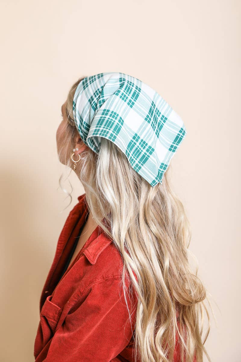 Plaid Triangle Head Scarf – Cozy & Stylish Accessory ✨