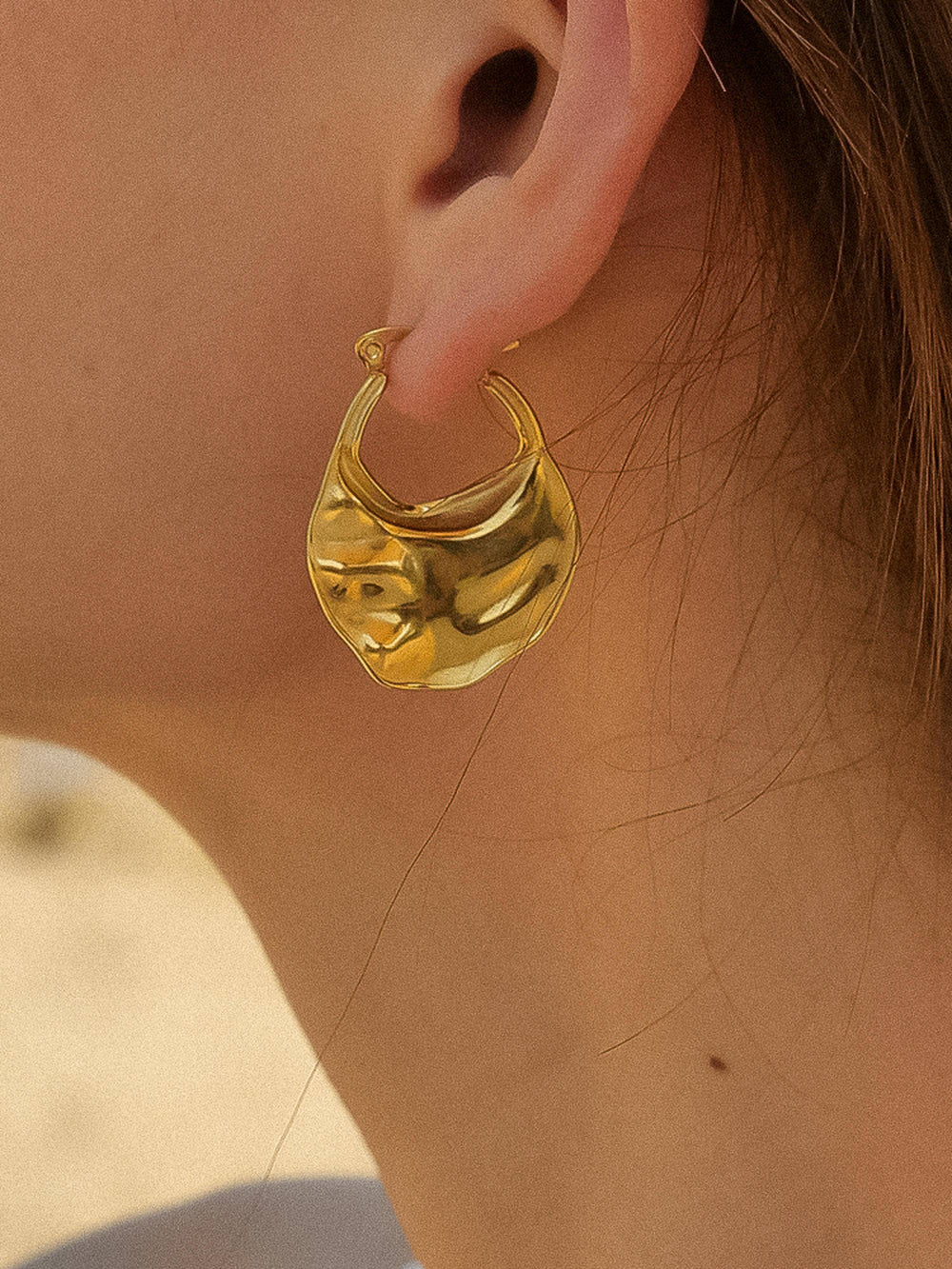 Jinni Gold Non-Tarnish Classic Hoop Earring
