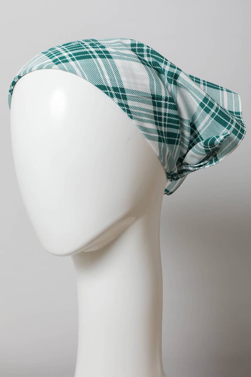 Plaid Triangle Head Scarf – Cozy & Stylish Accessory ✨