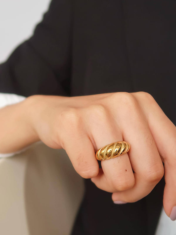 Flânerie by MAIQ - Wallace 18K Gold Non-Tarnish Croissant Ring