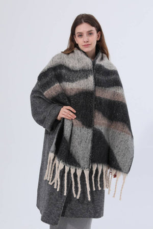 Gradient Stripe Thickened Tassel Scarf