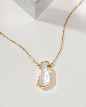 Luna Norte - Earth, Wind and Fire Genuine Stone Necklace Gold- Pearl
