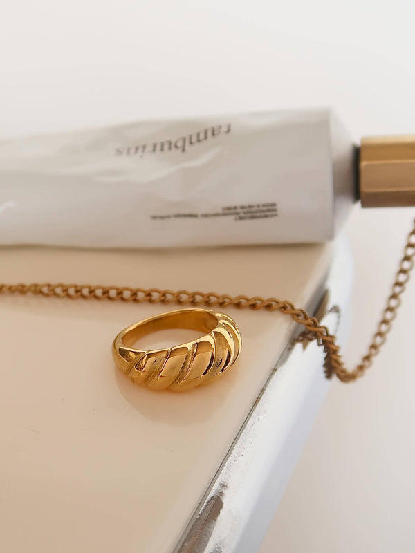 Flânerie by MAIQ - Wallace 18K Gold Non-Tarnish Croissant Ring