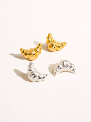 Flânerie by MAIQ - Gaëlle 18K Gold Petite Croissant Stud