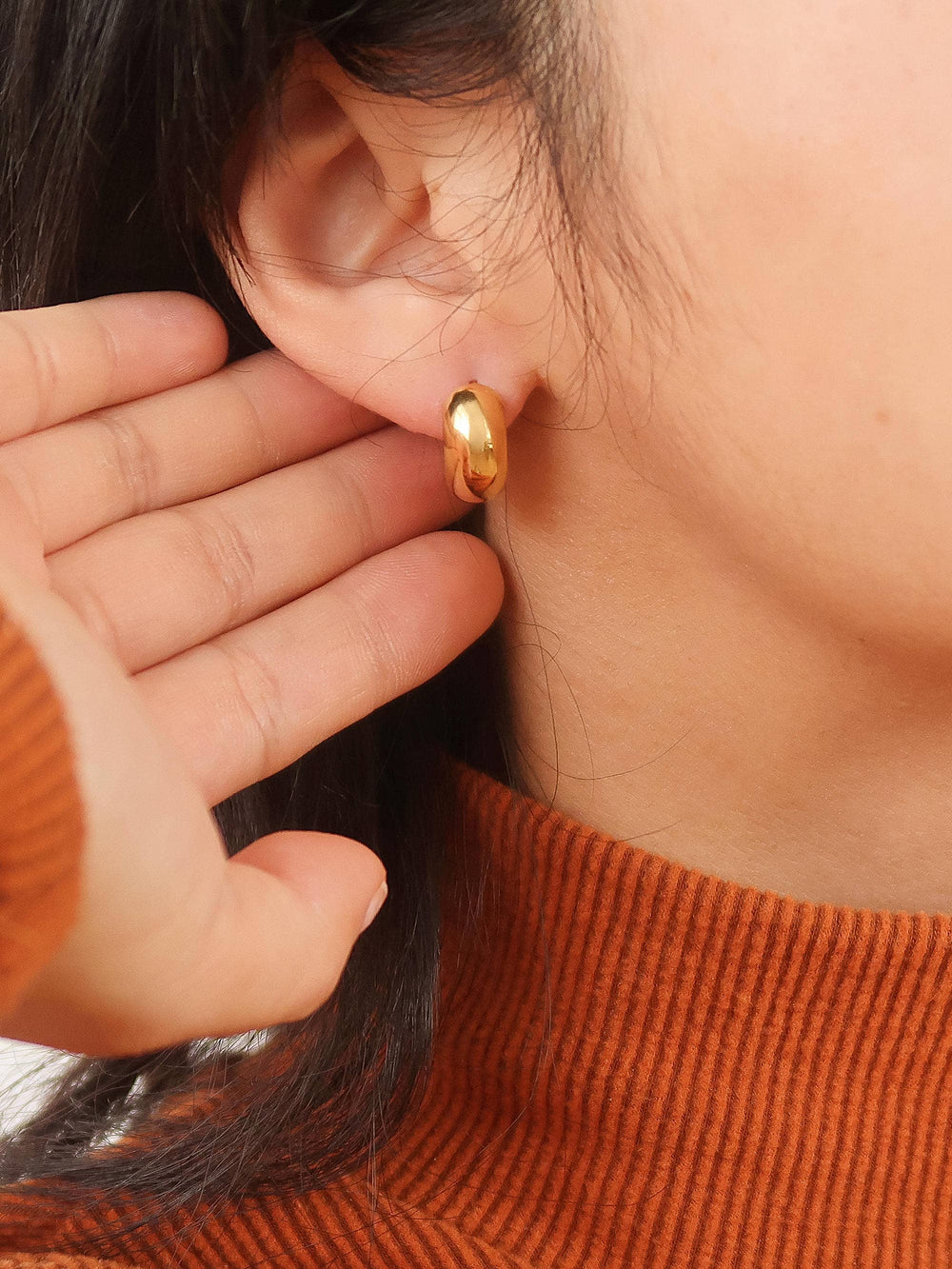 Blandine 18K Non-Tarnish Small Classic Hoop Earring