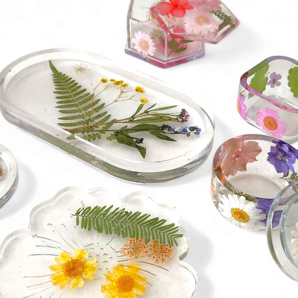 UV Resin 201 :: Botanical Bookmarks, Trinket Trays & Magnets