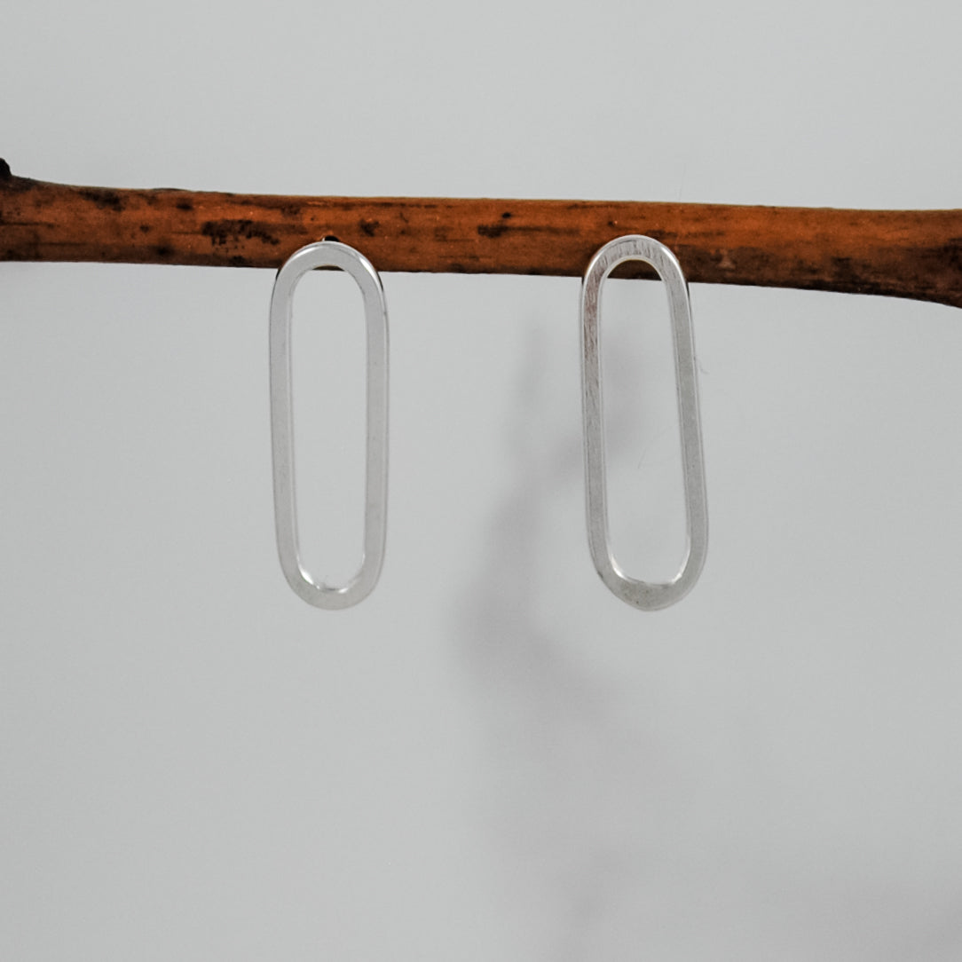 Medium Paperclip Stud Earrings - sterling