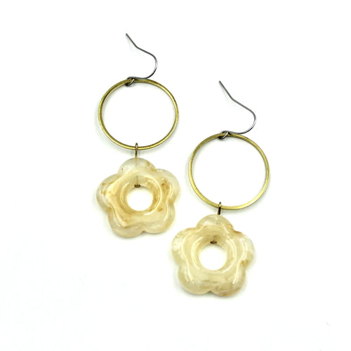 Groovy Flower Hoop Earrings (white)