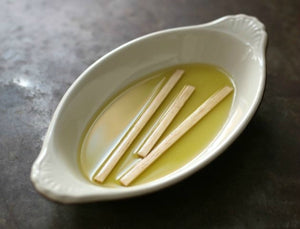Candle-Making 102 :: Botanical Wood Wick Candles