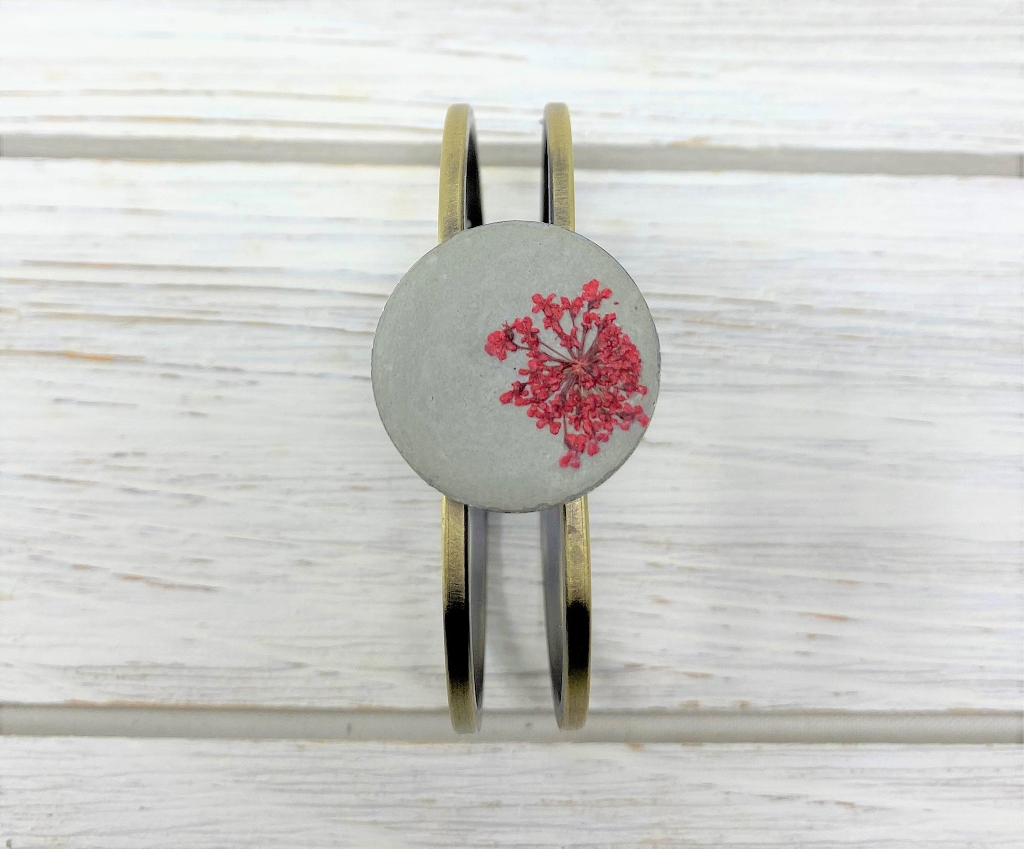 Vintage Concrete Flower Bracelet- II