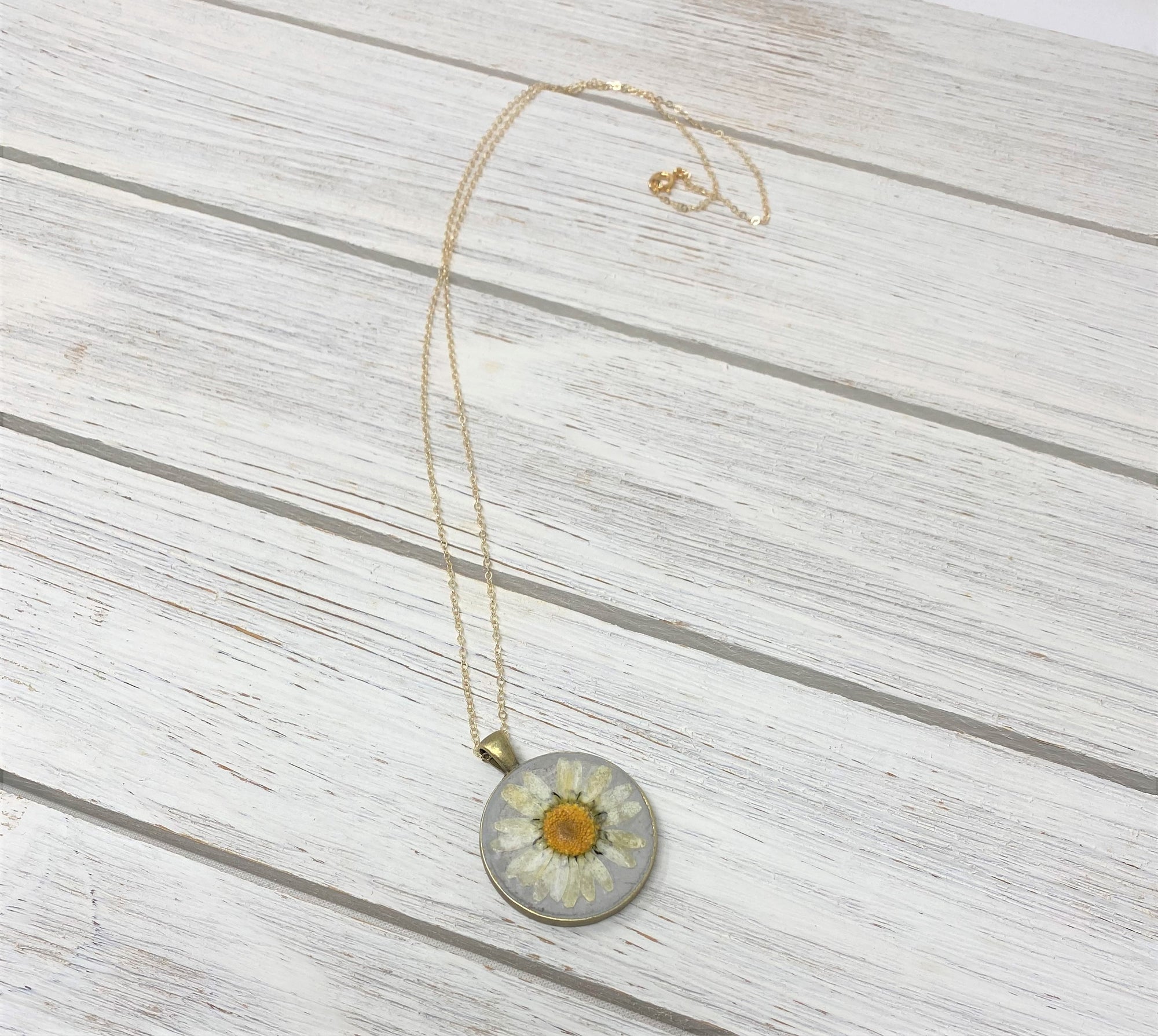 Concrete Botanical Necklace - White Sunflower
