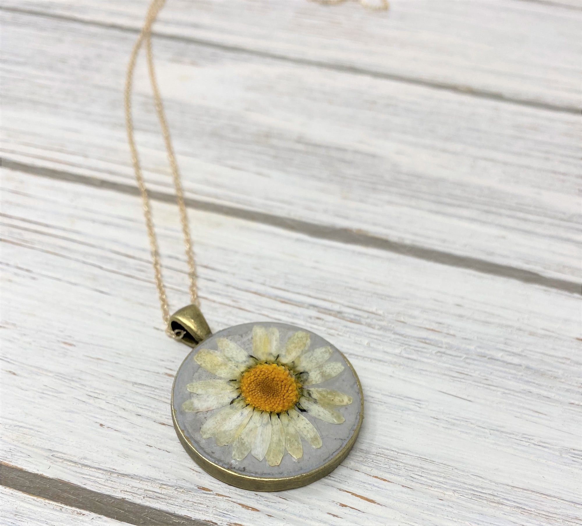 Concrete Botanical Necklace - White Sunflower