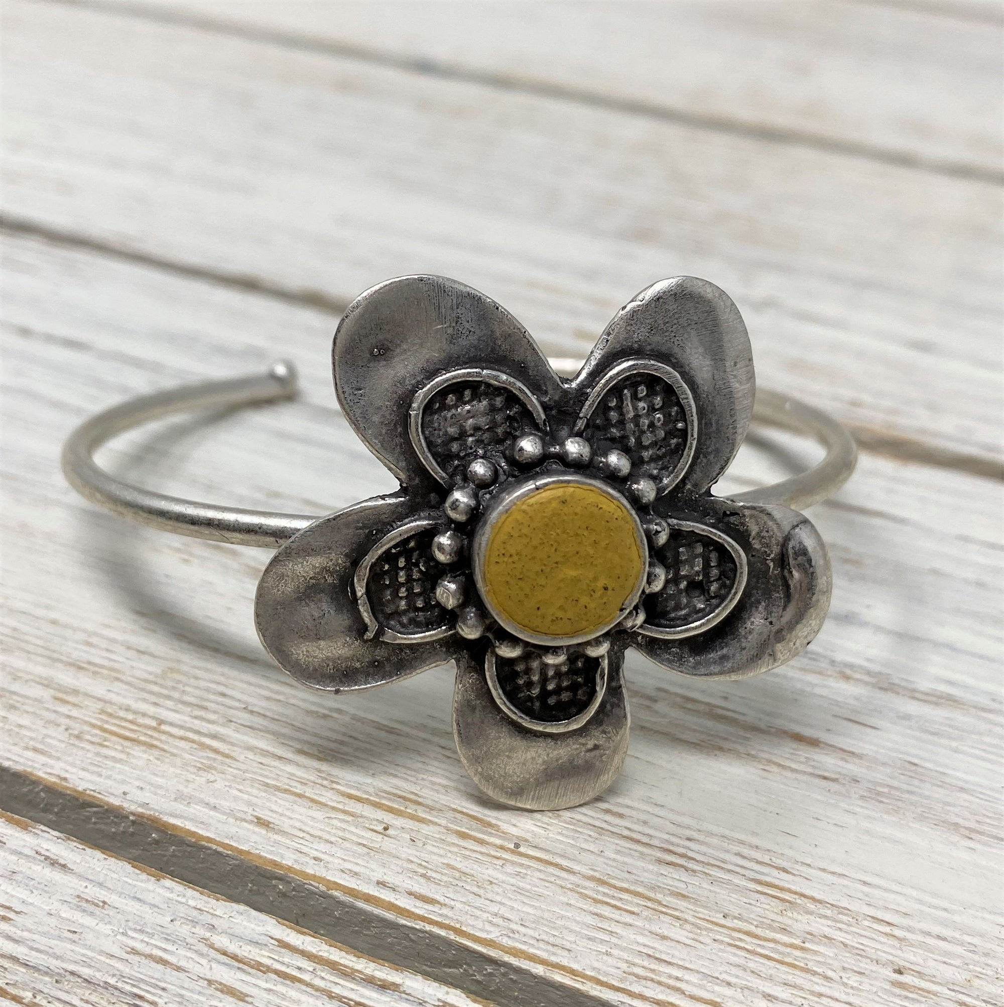 Concrete Silver Flower Bracelet II